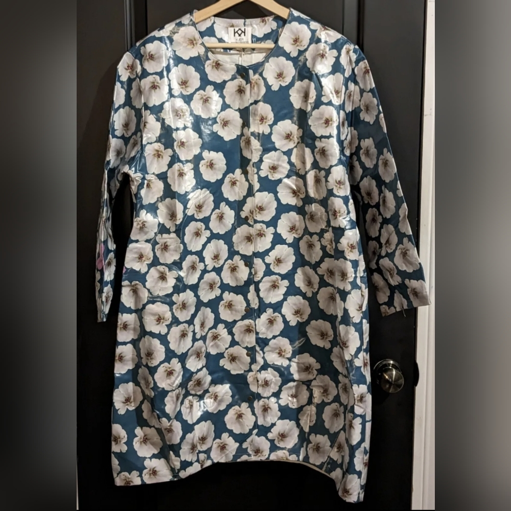 Kaer Brooklyn Danish Design Happy Raincoat Floral Magnolias Sz M - NWT - SAMPLE